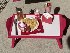 Set colazione a letto ragazza