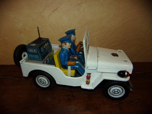 Large japonese tin toy police - ,