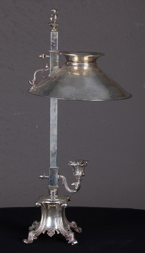 Antica lampada inglese del