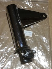 Supporto montaggio faro destro