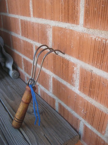 1930s antique length - 10", wire