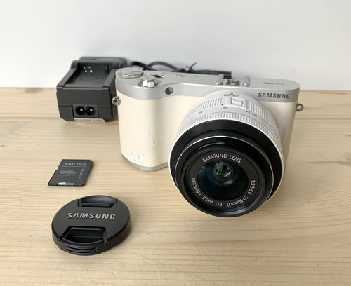 Fotocamera compatta mirrorless