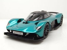 Modellino auto Aston Martin Valkyrie 2022 verde 1:18 Maisto