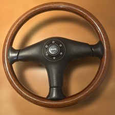 Volante in legno Momo