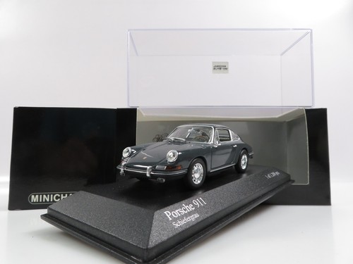 Minichamps 430067128 - 1:43,