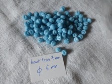 lot de 100 PERLES  anciennes en verre à facettes creuses bleu turquoise