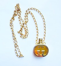 Collana con ciondolo profumo