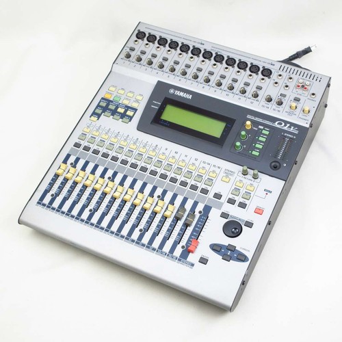 Yamaha 01v console di - "console,