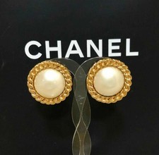 CHANEL orecchini perle catena