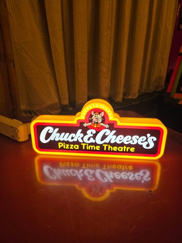 Chuck cheese pizza - e,