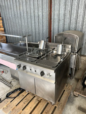 ATTREZZATURA DI CUCINA PER RISTORAZIONE