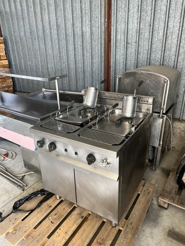Attrezzatura cucina per - attrezzatura, di