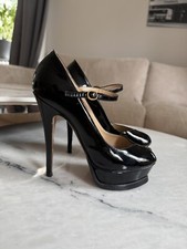 Vernice decolte omaggio Yves