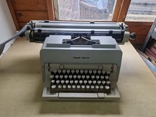 Olivetti Linea 98 typewriter