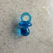 Portachiavi Ciuccio in Plastica Blu Idea Regalo Unisex Portafortuna anni 90