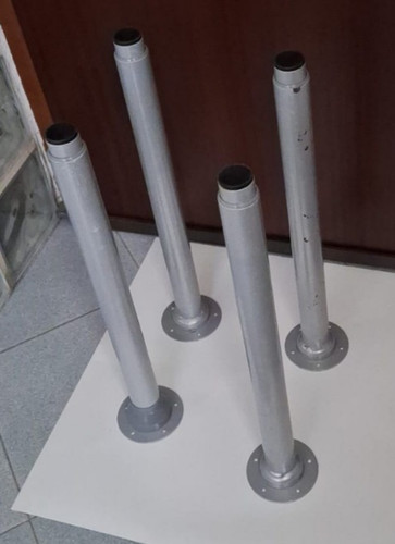 Piedi per tavolo regolabili