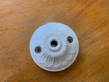 rosoni in porcellana per lampadari diametro 63mm.