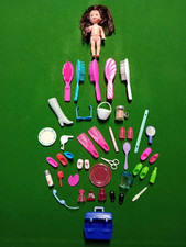 Barbie bambina Mattel + 39 Accessori barbie e vari - Usato.