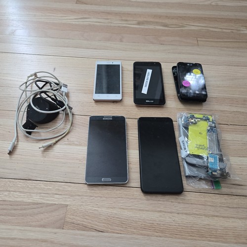 Lot smartphones sold - lot, smartphones,