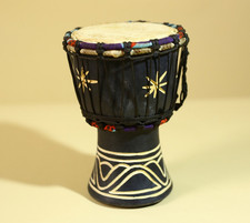 Tamburo djembe africano in