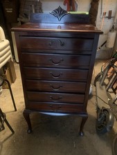 Mobiletto per spartiti