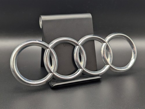 Audi logo 8e9853742 - 8e9853742, posteriore