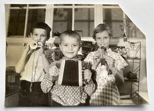 Bambini che giocano - , strumenti