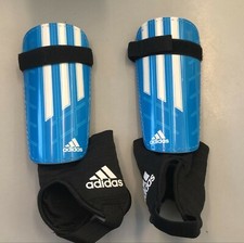 2560/696 ADIDAS PARASTINCHI