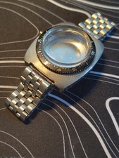 vecchia cassa con bracciale