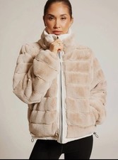 Blanc Noir Adventurer Puffer