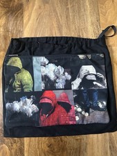 Pochette Dior Homme di Kris