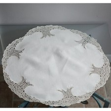 TOVAGLIETTA CON PIZZO A TOMBOLO diam. 59 cm