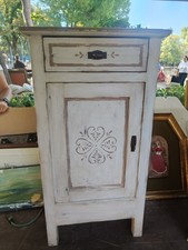 comodino stile shabby