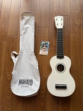 Ukulele MAHALO UK-120 bianco