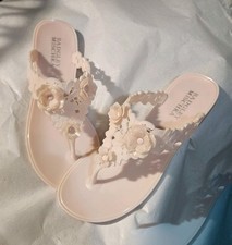 Sandali infradito nuovi con