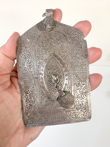 Ciondolo amuleto argento louha