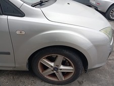 Parafango anteriore dx FORD FOCUS 2005 modello Statiowagon 5 porte