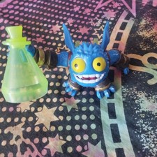 Action figure Personaggio Alto 9 Cm SKYLANDERS CON ACCESSORIO E BRACCIO SNODATO