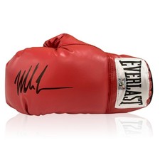 Guantone da boxe rosso firmato