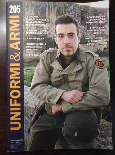 Uniformi armi la rivista - -,
