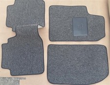 Serie sopra tappeti in