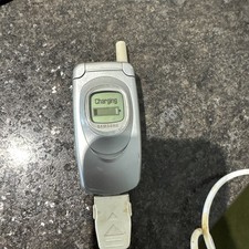 Samsung SGH-A800 argento. 100wner probabilmente su arancione