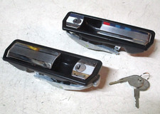 COPPIA MANIGLIE PORTA DX + SX ALFA ROMEO ALFETTA GTV - MONTREAL - NUOVE - CHIAVE