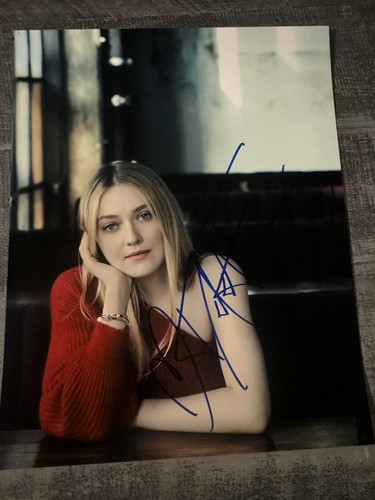 Foto firmata dakota fanning - firmata,