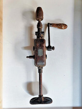 Antico trapano vintage manuale