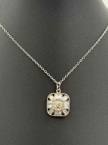 Collana con ciondolo - , chanel