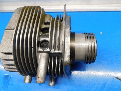 Piston cylinder for - piston,