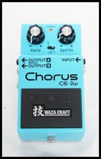 Pedale artigianale Boss CE-2W