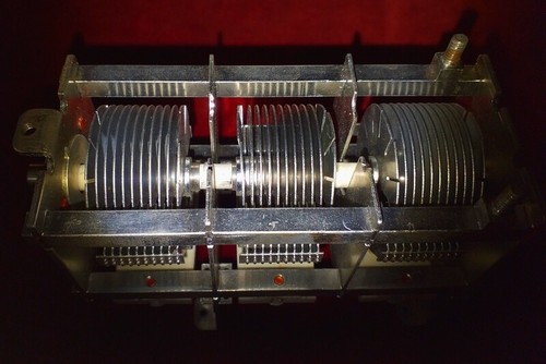Condensatore variabile 3 - variabile, a