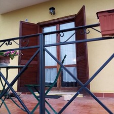 Infissi finestre e porte finestre in Douglas buono stato interno ed esterno